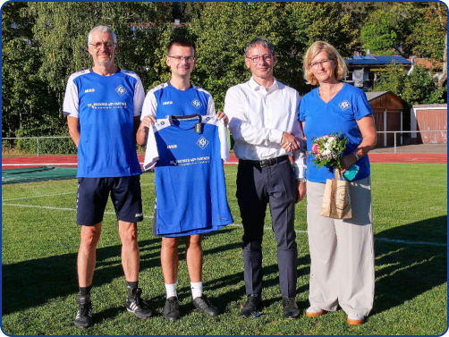 Christian Winterhalder, Anton Balke (Trainer), Dr. Guido Mattisseck (Dr. Brunner u. Partner) und Melanie Ackermann (Jugendleiterin).