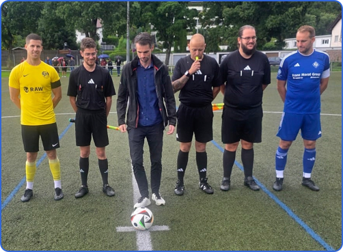 Anstoß durch Bürgermeister Reeker.